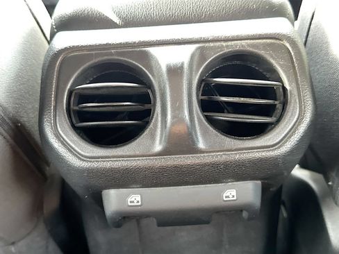 Used 2021 Jeep Gladiator Sport AWD/4WD image 30