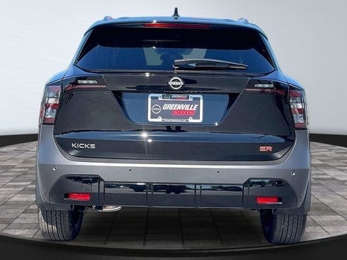 New 2026 Nissan Kicks SR w/ Cold Weather Package FWD image 4
