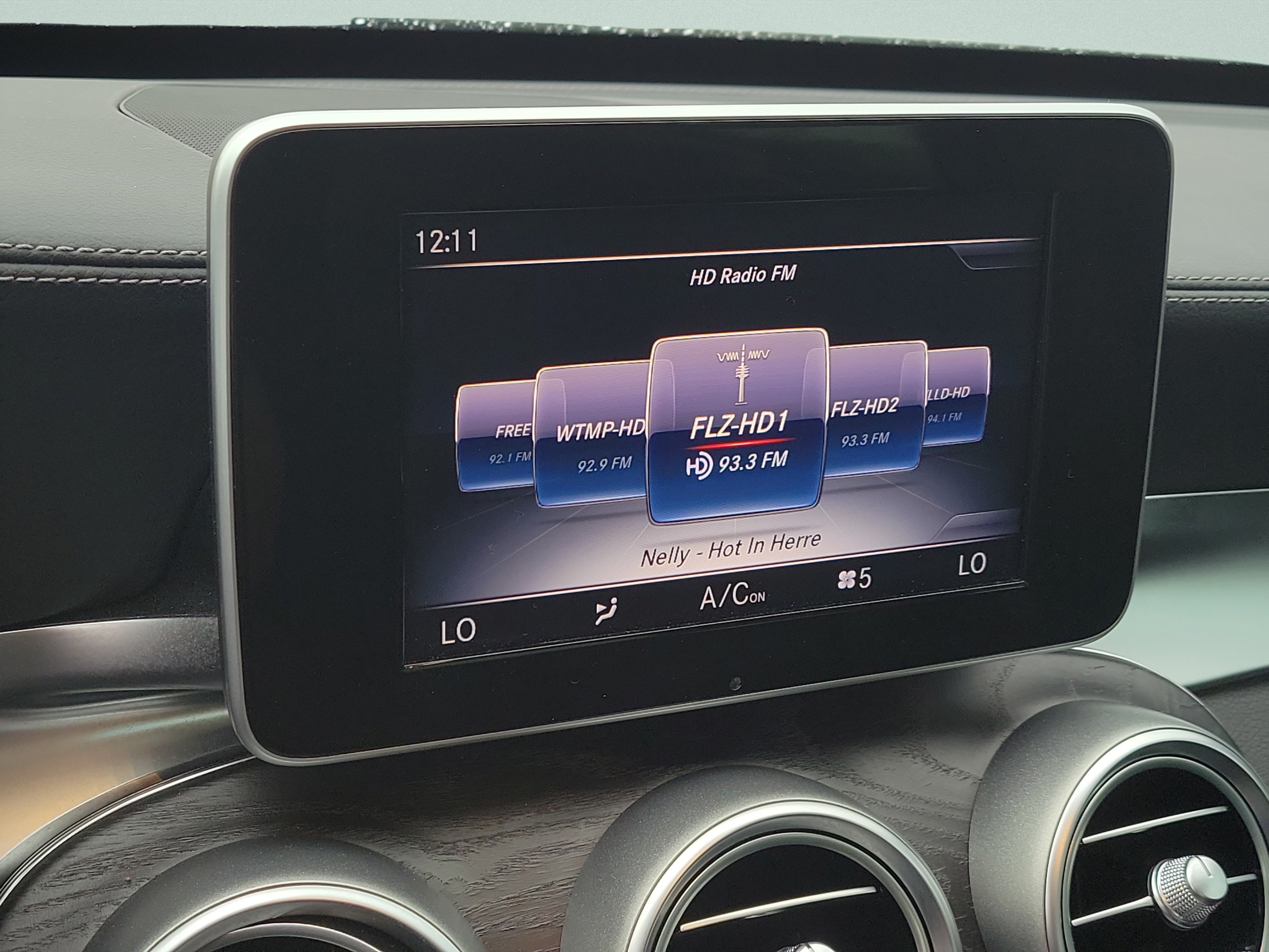Used 2015 Mercedes-Benz C 300 Sedan image 29