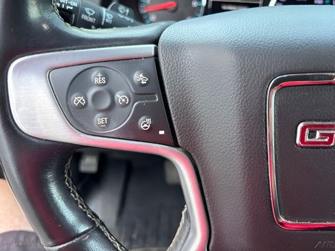 Used 2019 GMC Yukon SLT AWD/4WD image 10
