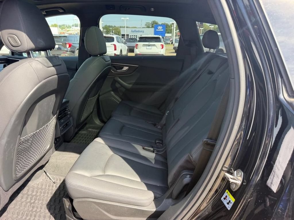 Used 2020 Audi Q7 3.0T Premium AWD/4WD image 9