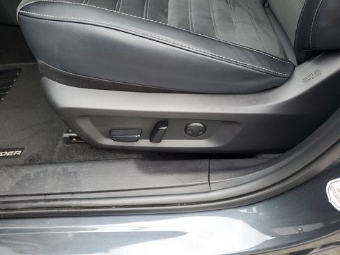 Used 2025 Mitsubishi Outlander SE AWD/4WD image 23