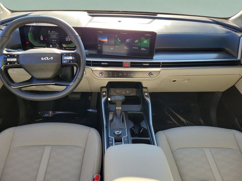 Certified 2026 Kia Sorento S FWD image 8