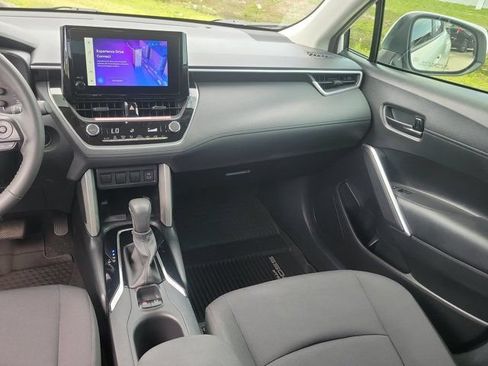 Used 2024 Toyota Corolla Cross LE FWD image 26
