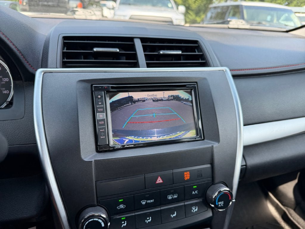 Used 2016 Toyota Camry SE FWD image 17