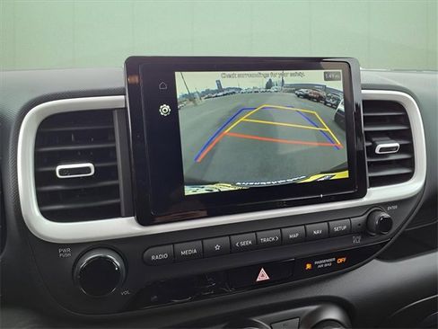 New 2025 Hyundai Venue Limited image 14