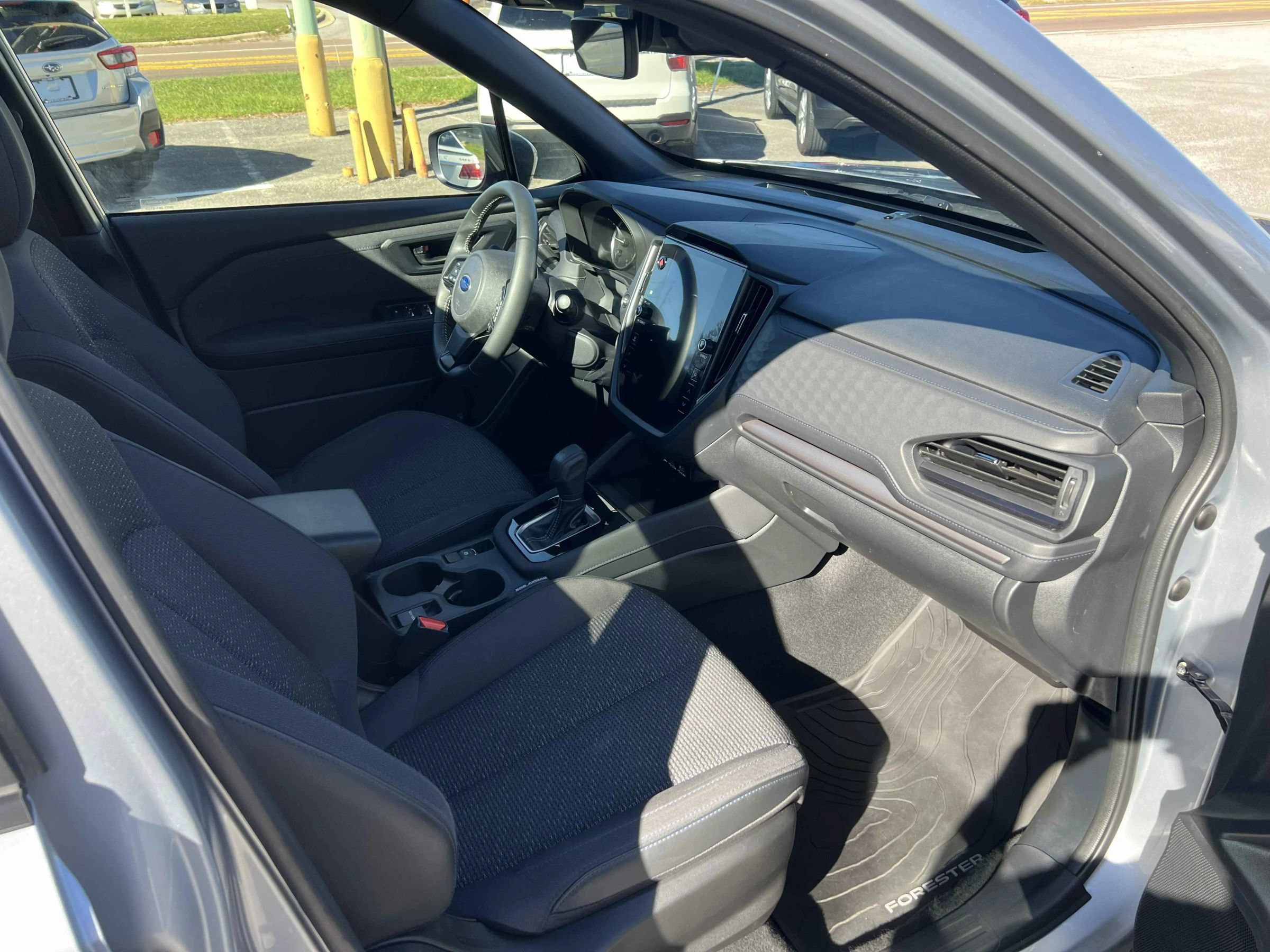 Used 2025 Subaru Forester Premium w/ Convenience Package #2 AWD/4WD image 15