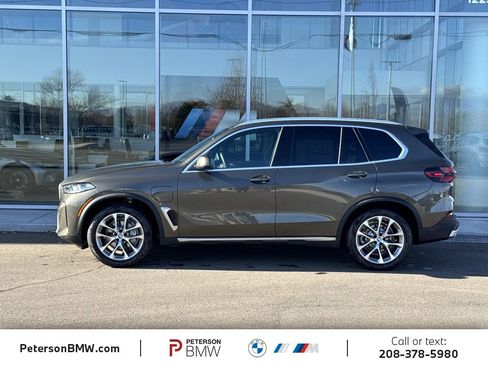 New 2026 BMW X5 xDrive50e image 3