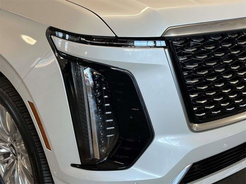 Certified 2025 Cadillac Escalade Premium Luxury image 6