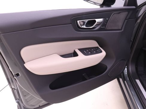 New 2026 Volvo XC60 B5 Plus w/ Climate Package image 10