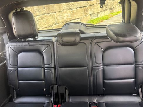 Used 2019 Lincoln Navigator Reserve AWD/4WD image 16