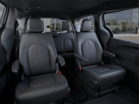 New 2026 Chrysler Pacifica Select image 15