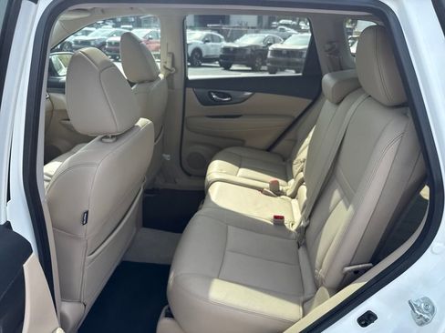 Used 2015 Nissan Rogue SL w/ SL Premium Package image 25