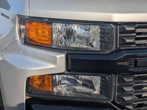 Used 2019 Chevrolet Silverado 1500 Custom Trail Boss w/ Custom Convenience Package image 9