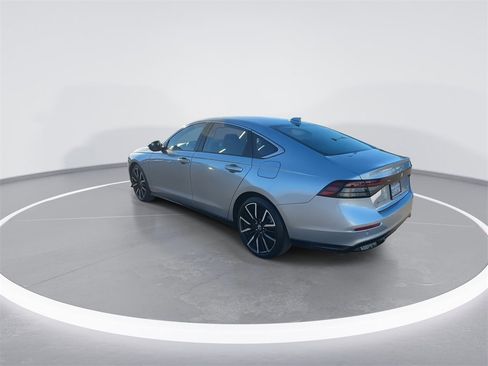 Used 2024 Honda Accord Touring image 10