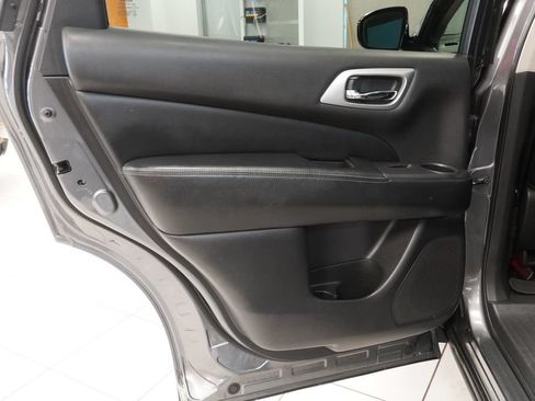 Used 2016 Nissan Pathfinder Platinum AWD/4WD image 28