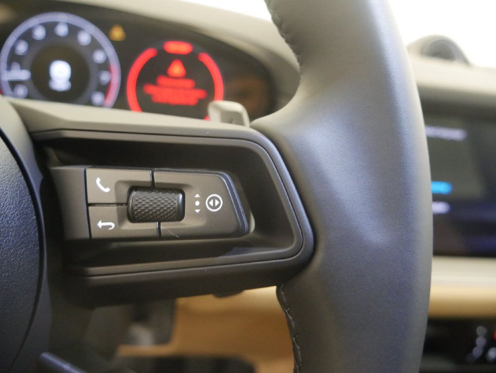 Certified 2026 Porsche Cayenne AWD/4WD image 46