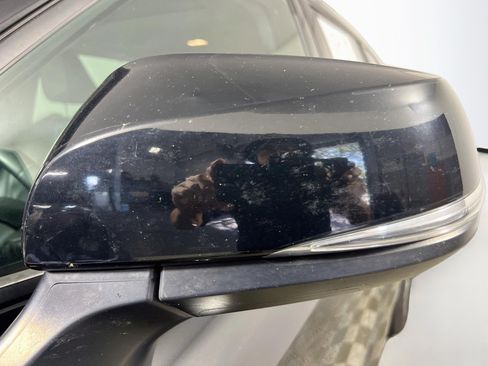 Used 2021 Toyota Highlander XLE FWD image 13