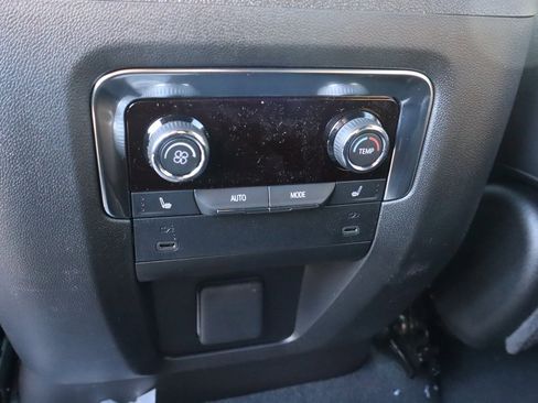 New 2026 Chevrolet Suburban High Country image 26