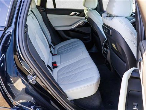 Used 2023 BMW X6 xDrive40i w/ M Sport Package image 27