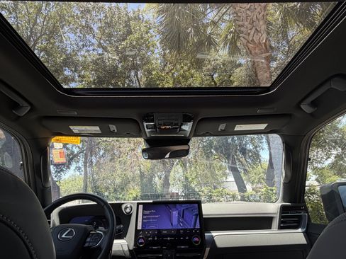 Used 2024 Lexus GX 550 w/ Accessory Package (Z1) AWD/4WD image 37