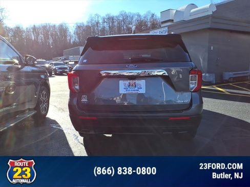 Certified 2022 Ford Explorer XLT image 6
