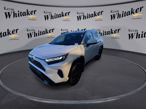 Used 2024 Toyota RAV4 SE image 4