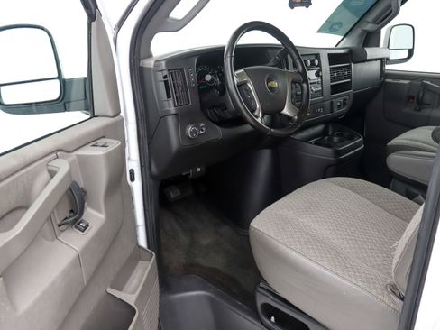 Used 2017 Chevrolet Express 3500 LT w/ LT Preferred Equipment Group image 19