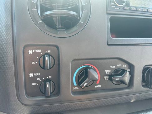 Used 2015 Ford E-350 and Econoline 350 Super Duty image 14