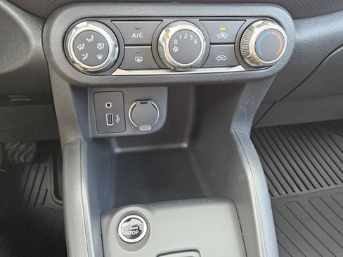 New 2025 Nissan Kicks Play S image 10
