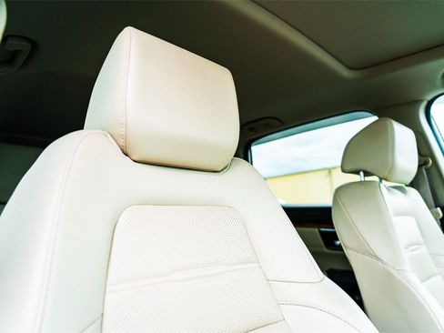 Used 2018 Honda CR-V Touring image 25