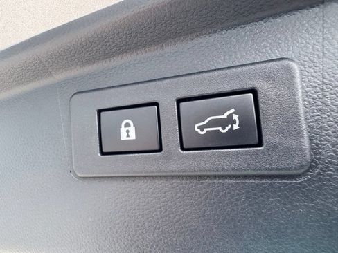 Used 2023 Subaru Outback Premium AWD/4WD image 17