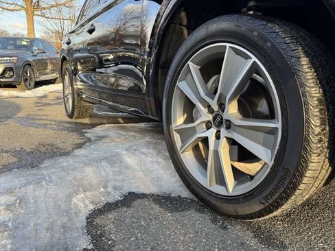 Certified 2025 Audi Q5 2.0T Premium w/ Convenience Plus Package image 9