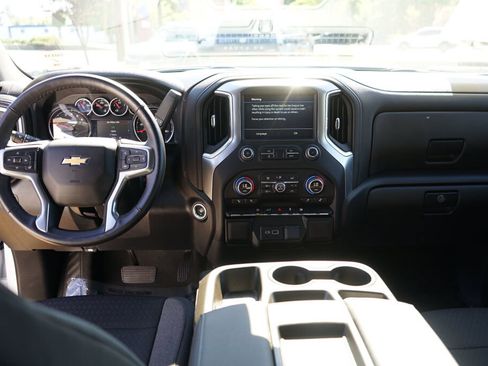 Used 2022 Chevrolet Silverado 1500 LT AWD/4WD image 18