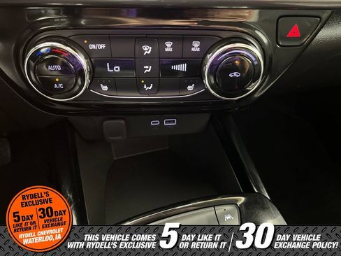 Used 2025 Chevrolet Trax ACTIV w/ Driver Confidence Package FWD image 29