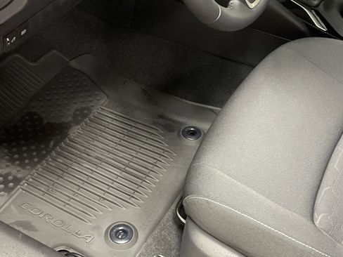 Certified 2025 Toyota Corolla SE image 17