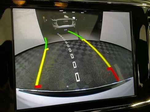 Used 2020 Jeep Grand Cherokee Limited w/ Luxury Group II image 11