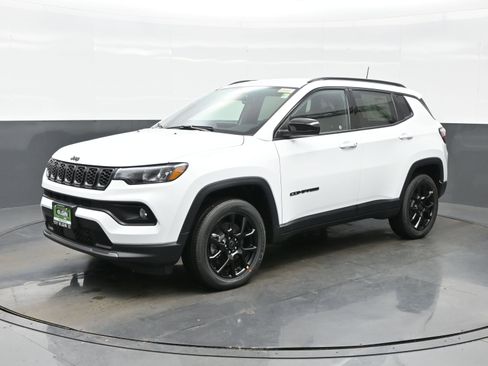 New 2026 Jeep Compass Latitude image 2