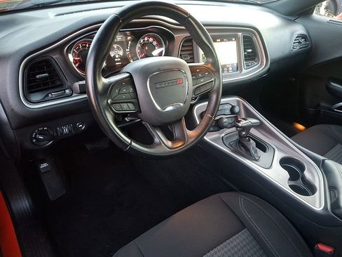 Used 2022 Dodge Challenger SXT image 14