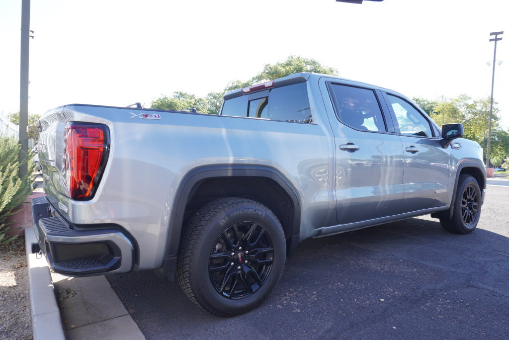 Used 2024 GMC Sierra 1500 Elevation w/ Preferred Package AWD/4WD image 4