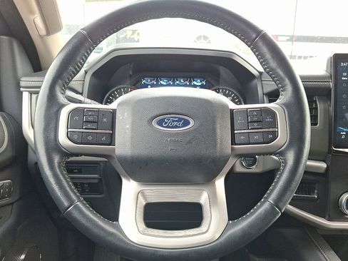 Used 2023 Ford Expedition XLT image 20