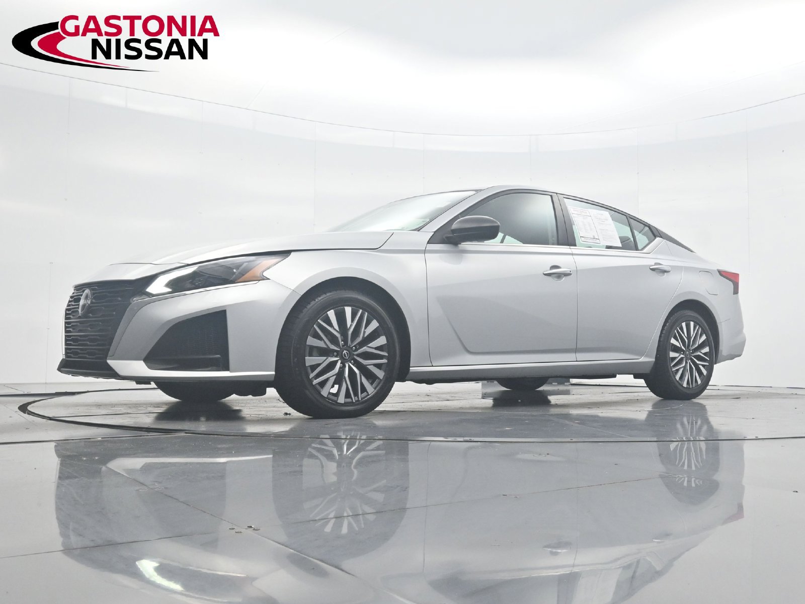 Used 2024 Nissan Altima 2.5 SV FWD image 32