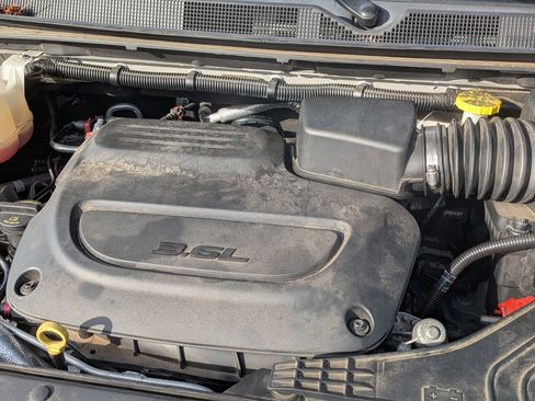 Used 2019 Chrysler Pacifica Touring Plus image 37