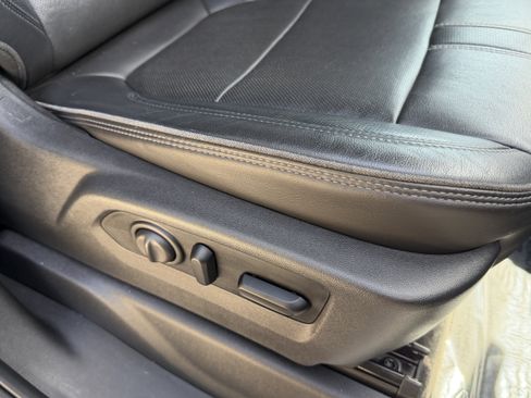 Used 2019 Chevrolet Silverado 1500 High Country w/ Technology Package image 24