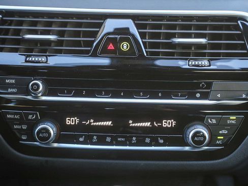 Certified 2023 BMW 530e w/ Convenience Package image 10