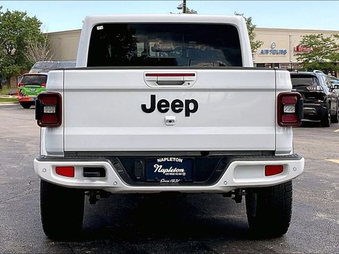 Used 2023 Jeep Gladiator Overland AWD/4WD image 3