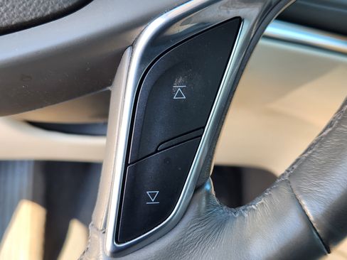 Used 2017 Cadillac XT5 Luxury w/ Driver Awareness Package image 27