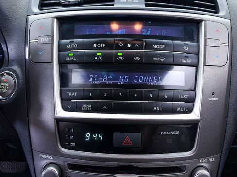 Used 2013 Lexus IS 250C w/ Luxury Pkg RWD image 15