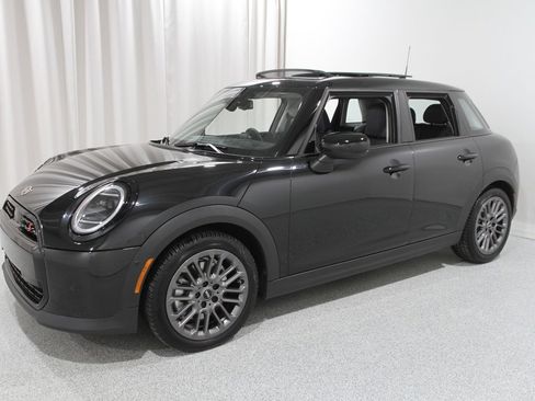 Certified 2025 MINI Cooper S image 3