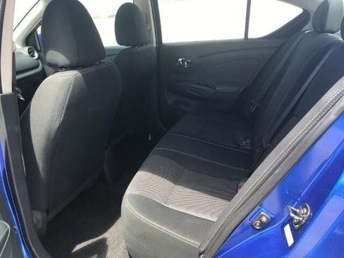 Used 2016 Nissan Versa SV FWD image 6